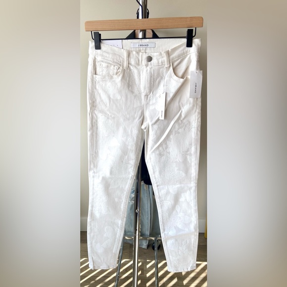 26 🔖 J BRAND Photo Ready Mid-Rise Crop Capri Jeans White Floral 8351563 $278 - Picture 5 of 12